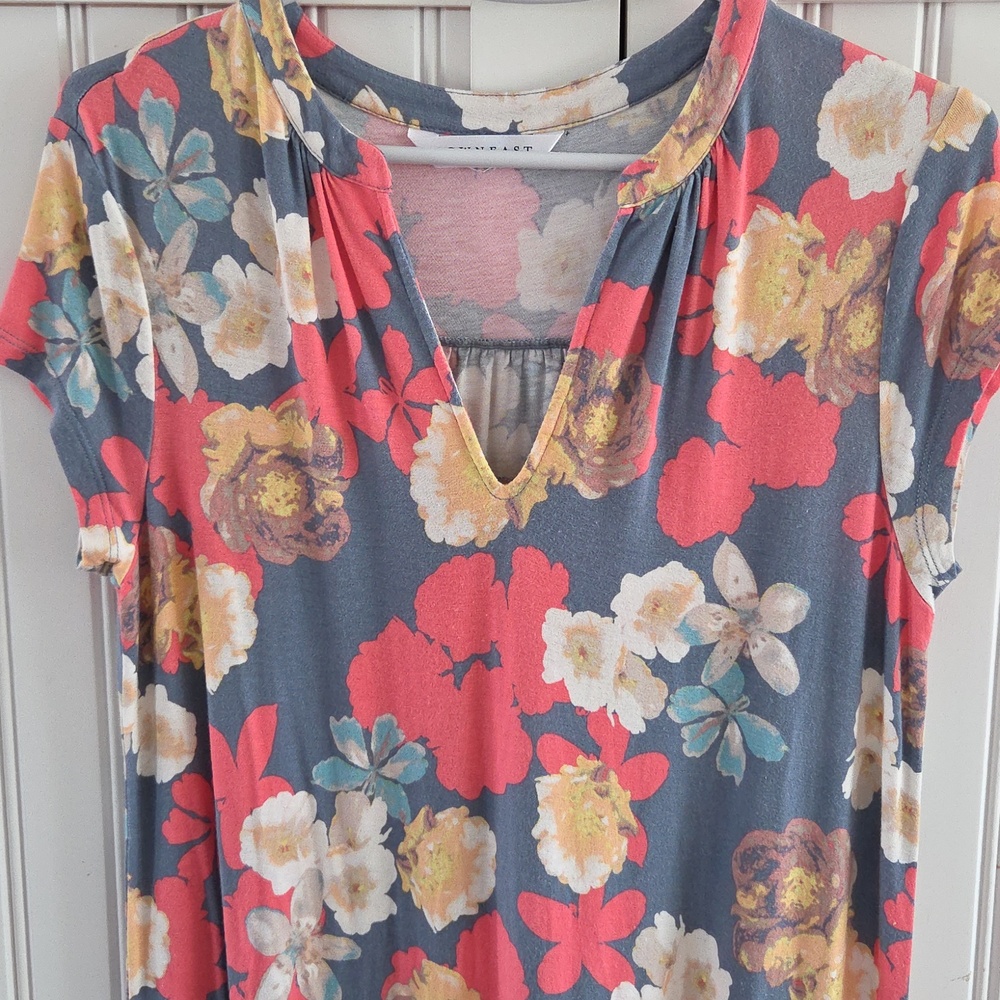 Downeast Women’s Basics Mixed Print V Neck Cap Sleeve Maxi Dress Size: Medium